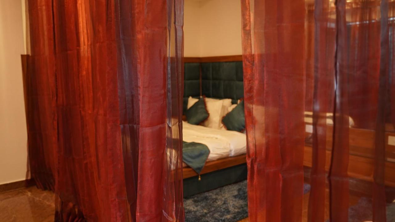 Hotel Saheb'S Castle Mcleodganj МакЛеод Ганж Екстериор снимка