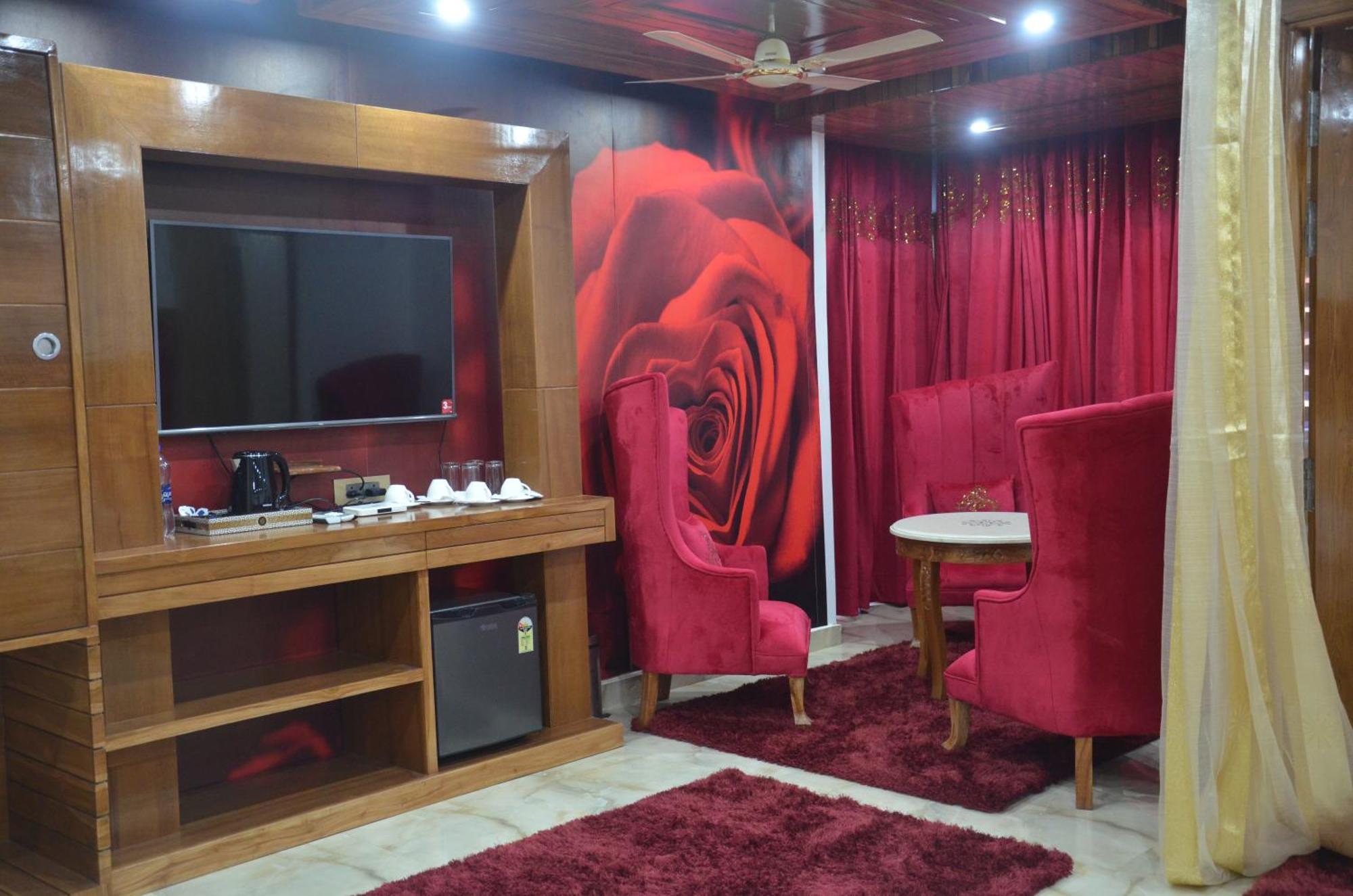 Hotel Saheb'S Castle Mcleodganj МакЛеод Ганж Стая снимка